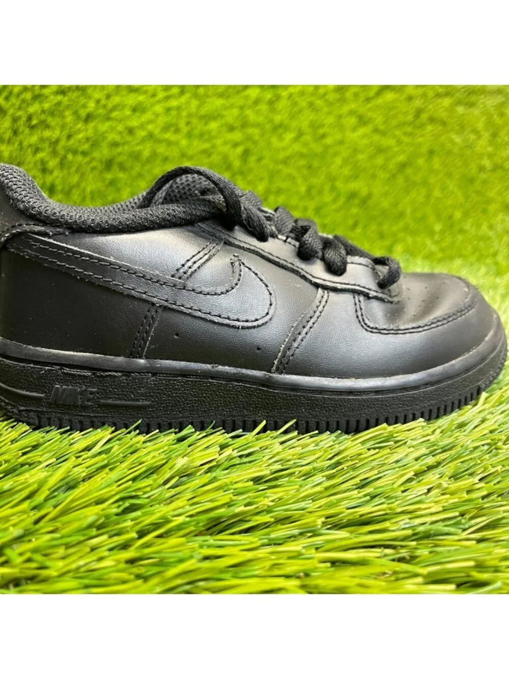 Nike Air Force 1 Low Boys Size 10C Black Athletic Walking Leather Shoes Sneakers